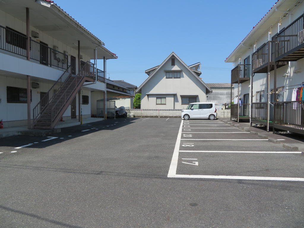 【津山市河辺のアパートの駐車場】