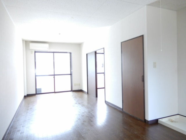 居室・リビング　図面と現状に相違がある場合には現状を優先