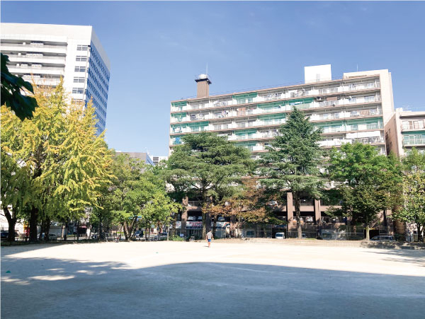 福岡市中央区舞鶴のマンションの建物外観