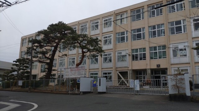 中学校　浜松市立高台中学校（中学校）まで763m
