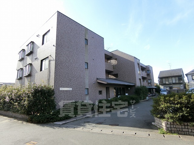 京都市山科区大塚元屋敷町のマンションの建物外観