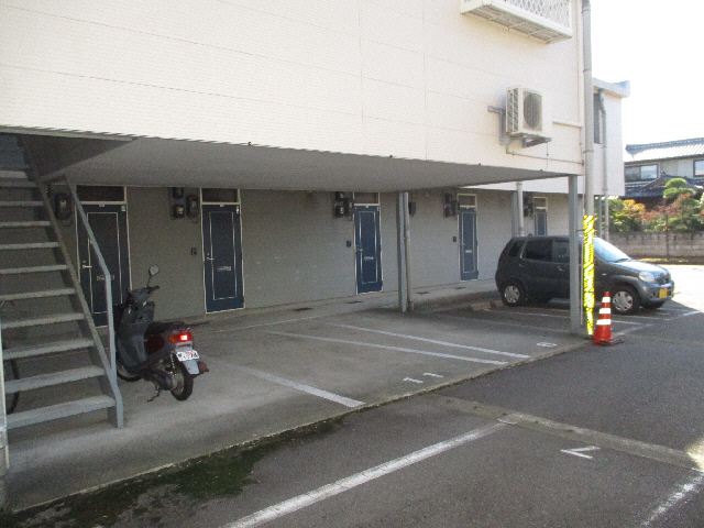 駐車場　駐車場