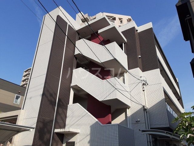 名古屋市瑞穂区山下通のマンションの建物外観