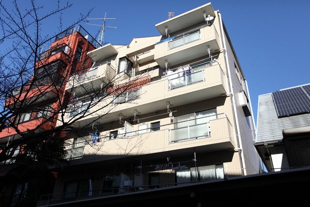 江東区越中島のマンションの建物外観