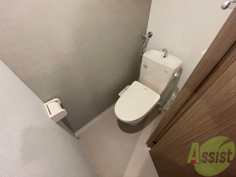 トイレ　ウォシュレット機能がついたトイレ。安心して使用できますね。