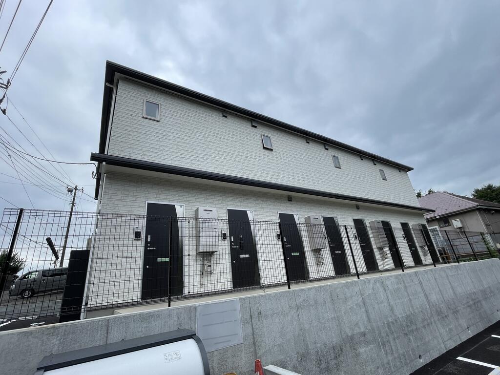 【クラウディア人来田の建物外観】