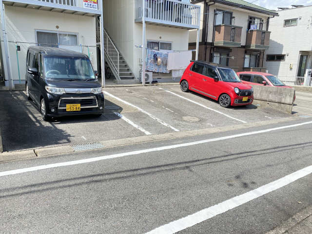 【第二佐藤ハイツの駐車場】