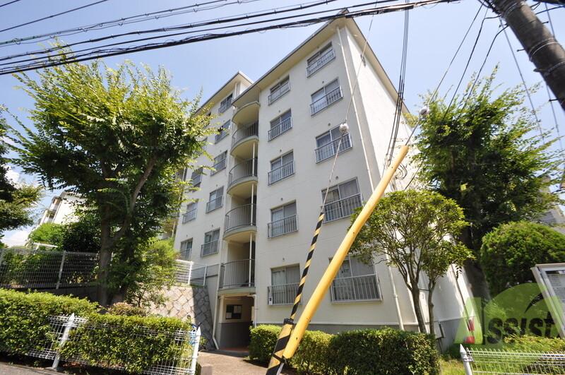 【神戸市須磨区一ノ谷町のマンションの建物外観】