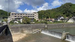 【雲南市加茂町加茂中のアパートの高校・高専】