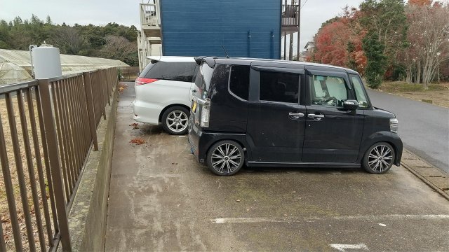 【ロアプラータ旭の駐車場】