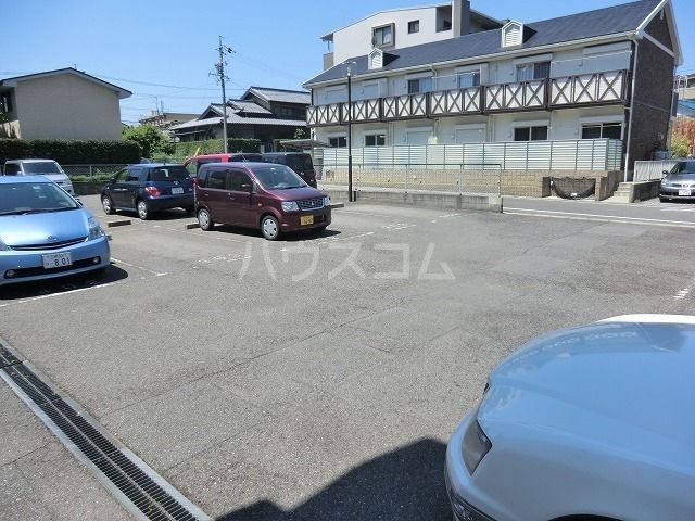 【安城市今本町のマンションの駐車場】