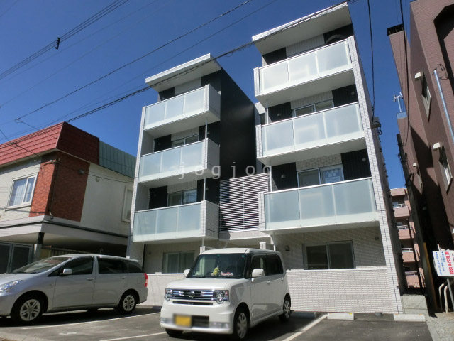 札幌市豊平区豊平五条のマンションの建物外観