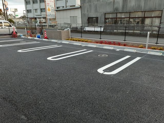 【サンノーブル　Ｋの駐車場】