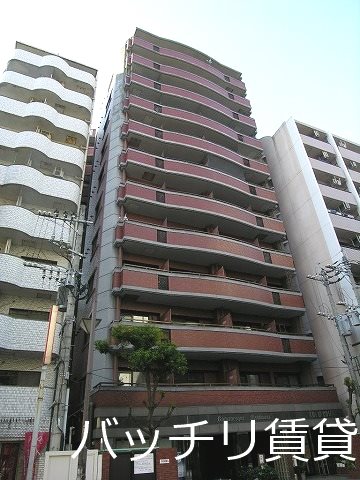 福岡市中央区荒戸のマンションの建物外観