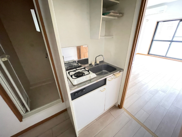 キッチン　ガスコンロ付きのキッチンです