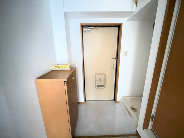 玄関　下駄箱付きの玄関です