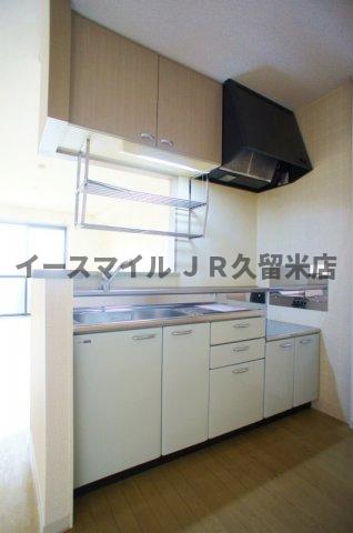 キッチン　コンパクトなキッチンで掃除もラクラク