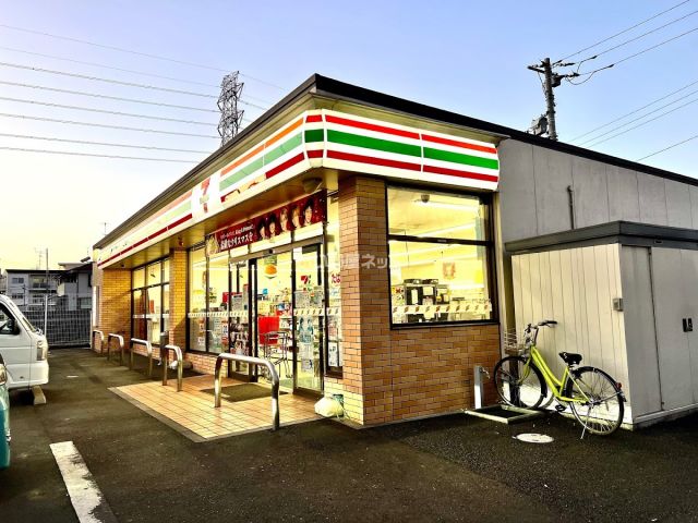 コンビニ　セブンイレブン（コンビニ）まで1266m