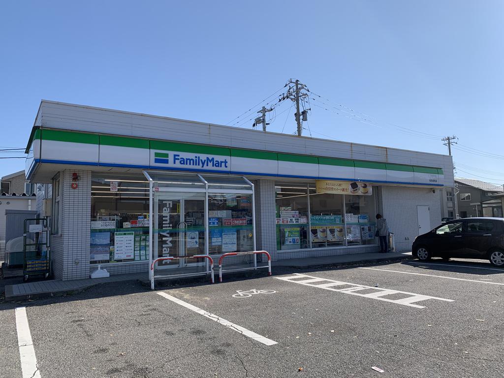 コンビニ　ファミリーマート松任成町店（コンビニ）まで188m