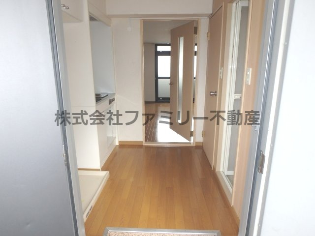 コグチCの玄関写真