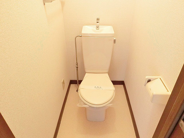 トイレ　お手入れのしやすいトレイ