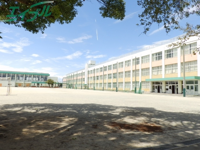 小学校　伊勢市立小俣小学校（小学校）まで800m