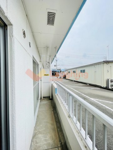 バルコニー　お洗濯にも便利なバルコニー付き