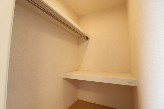 収納　１０２　ウォークインクローゼット