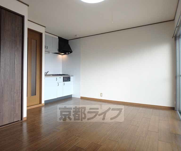 居室・リビング　広々した室内です。