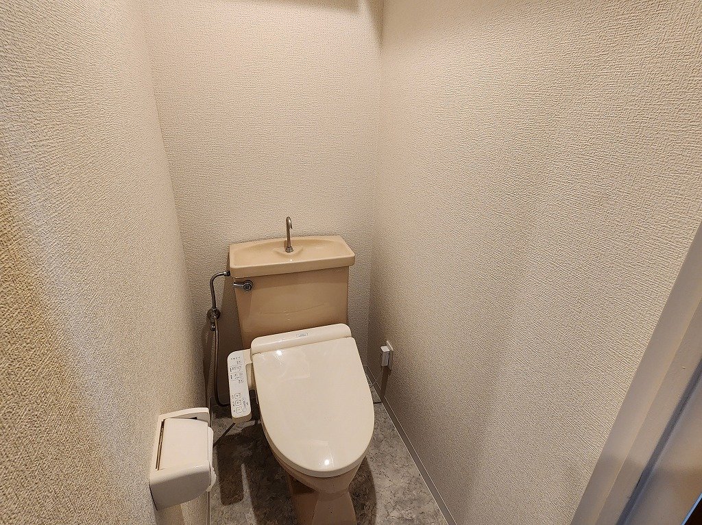 トイレ　トイレ内コンセントあります。