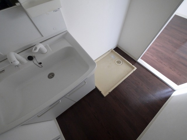 洗面設備　脱衣スペースもあります