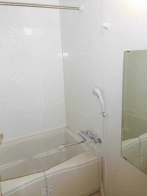 バス・シャワールーム　「浴室換気乾燥機能付」のバスルーム