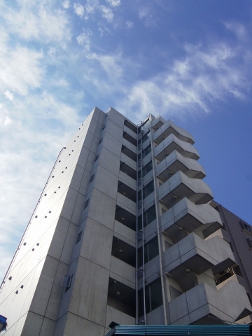 建物外観　コンクリート打ちっぱなしのお洒落な「デザイナーズマンション」