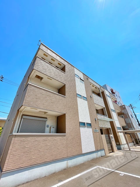 建物外観　オートロック完備