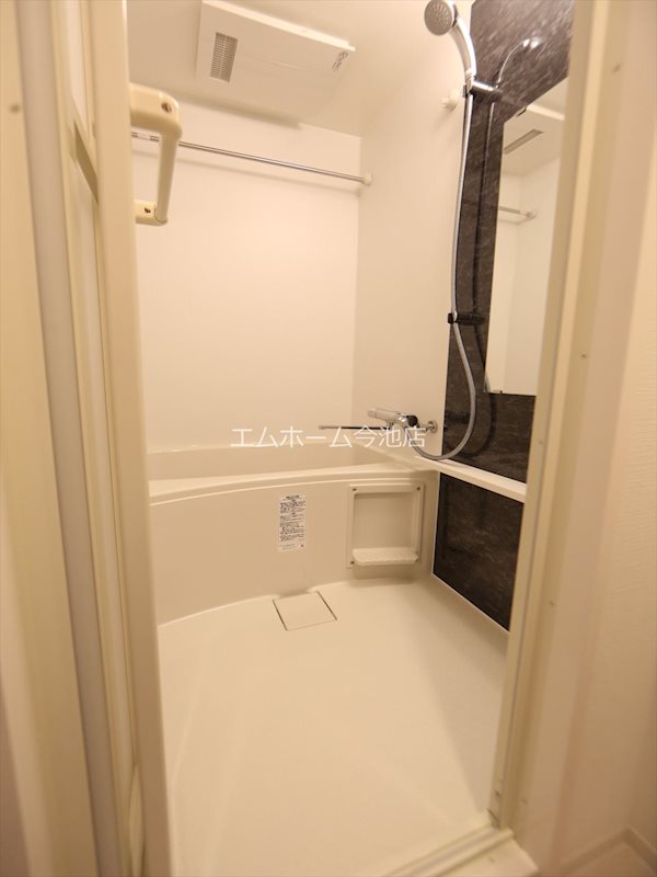 バス・シャワールーム　浴室暖房乾燥機能付バス