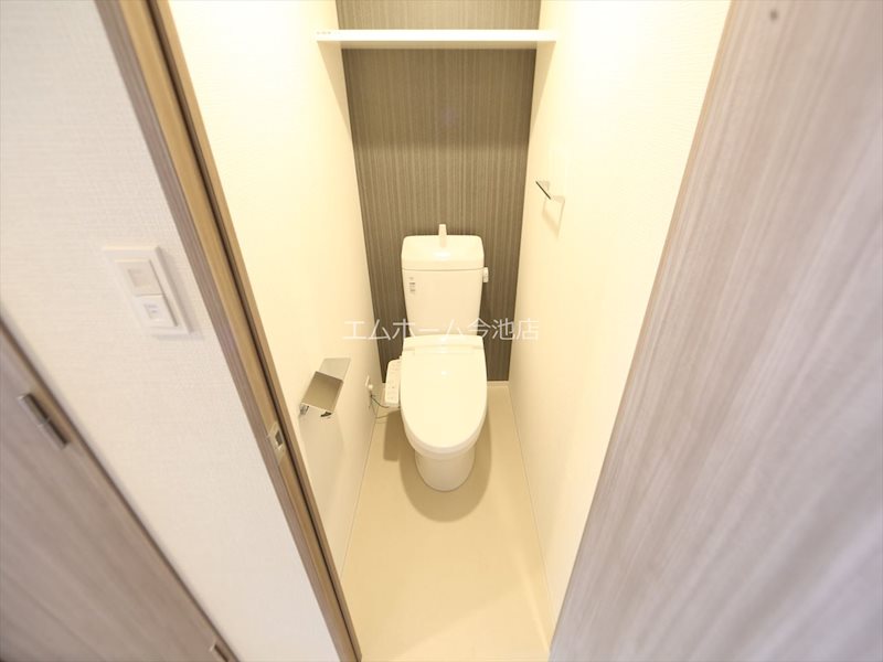 トイレ　温水洗浄便座付トイレ