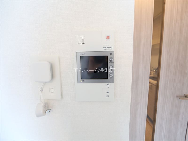 セキュリティ　TVモニター付インターホン完備
