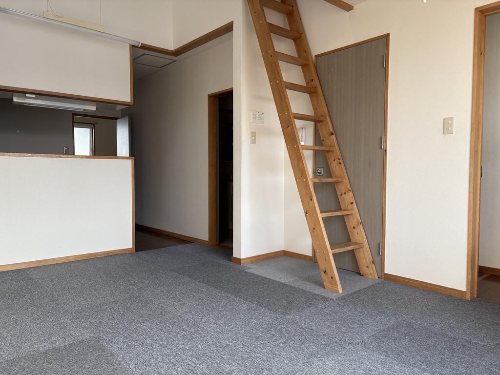 ＪＲ函館本線 旭川駅 2階建 築28年の居間写真