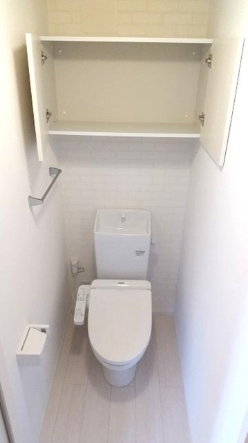 トイレ　温水洗浄暖房便座