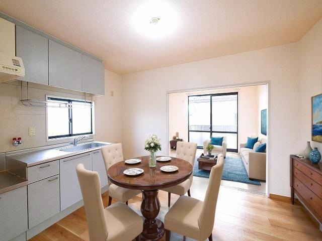 居室・リビング　CGで家具等を配置したもので家具等は含まれません