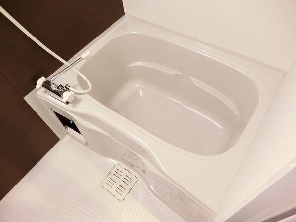 バス・シャワールーム　浴室乾燥機付きバス！