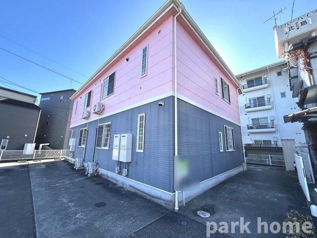 建物外観　落ち着いた雰囲気の外観です