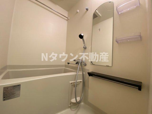 バス・シャワールーム　ゆったり過ごせるお風呂です