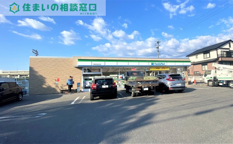 コンビニ　ファミリーマート岡崎羽根北町店（コンビニ）まで744m