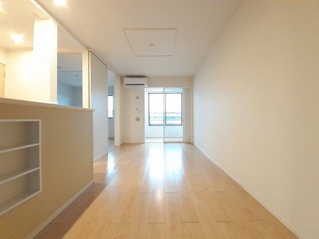 居室・リビング　こちらの居間で趣味の時間をお楽しみください