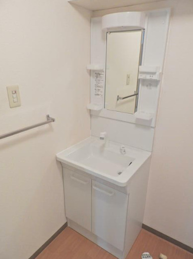 洗面設備　使いやすい洗面所です