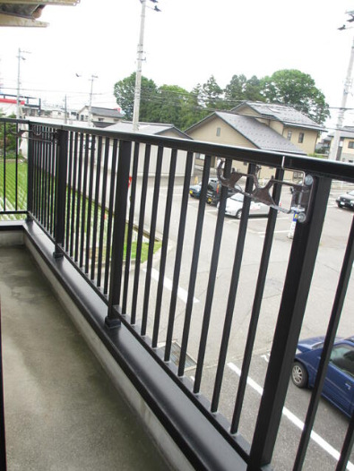 バルコニー　外からの目が気にならないバルコニーで洗濯物が干せます