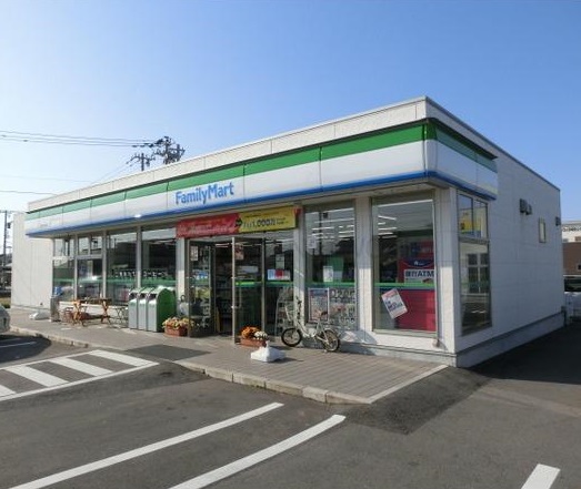 コンビニ　ファミリーマート 富山秋吉店（コンビニ）まで395m