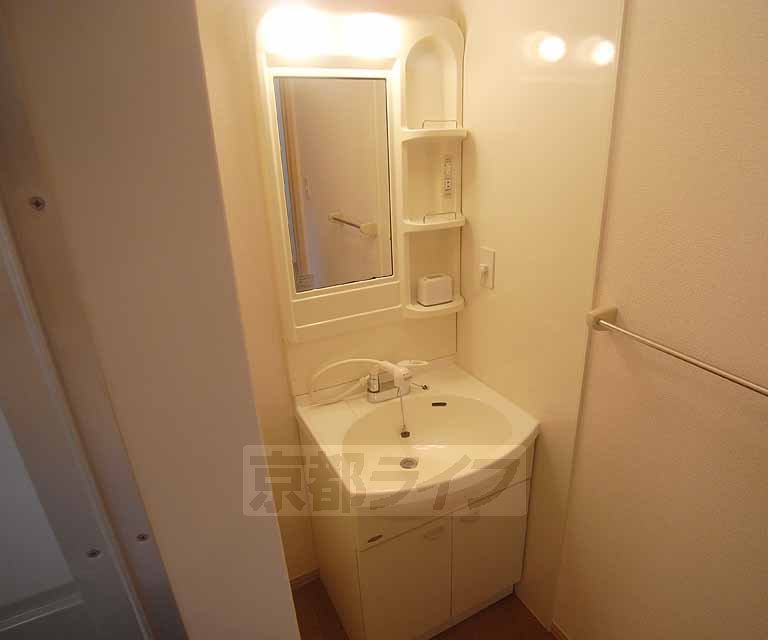 洗面設備　朝の準備も楽々ですよ・