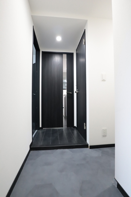 玄関　★段差も少ない広々とした玄関★Ａ号室別階も同種同型の仕様とな